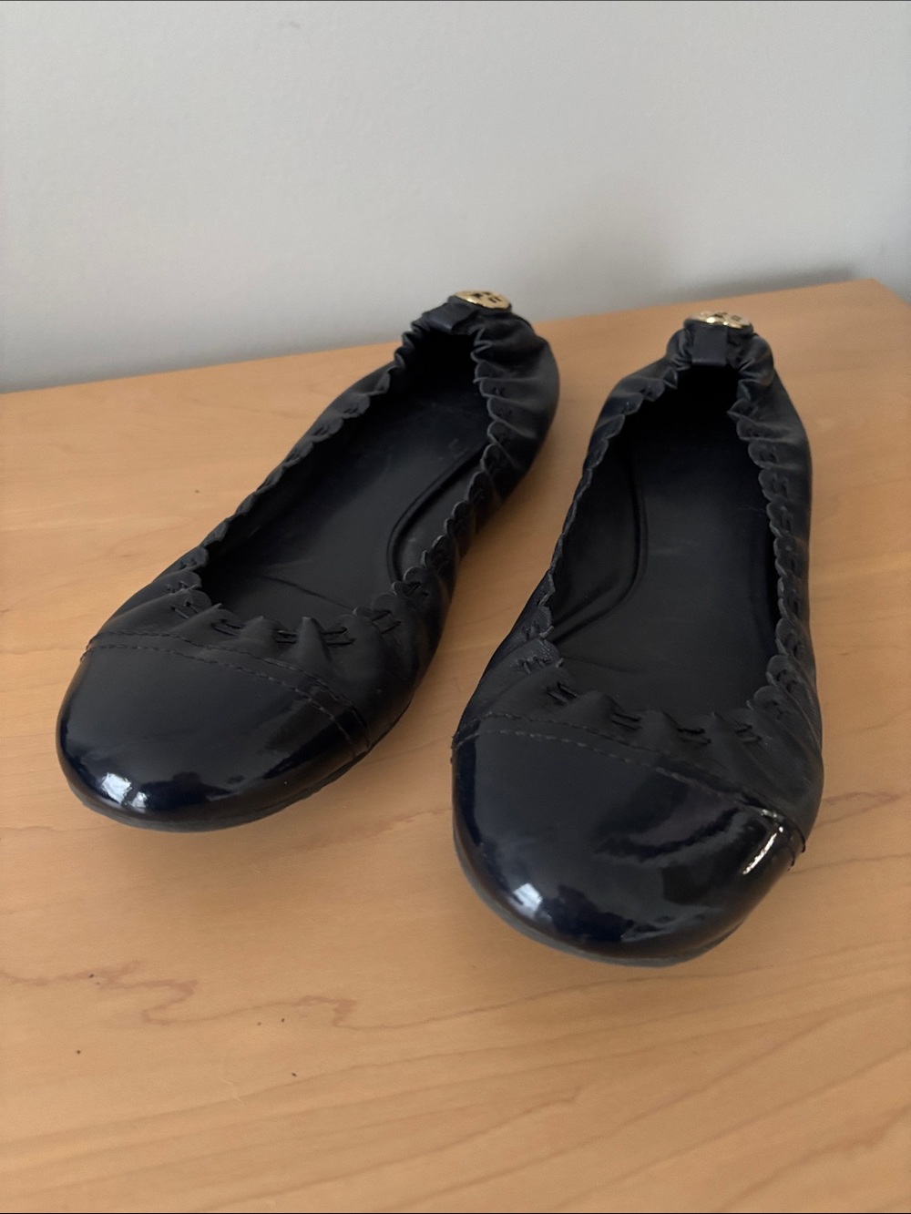 Tory Burch Navy Patent Gathered-Edge Ballet Flats size 10